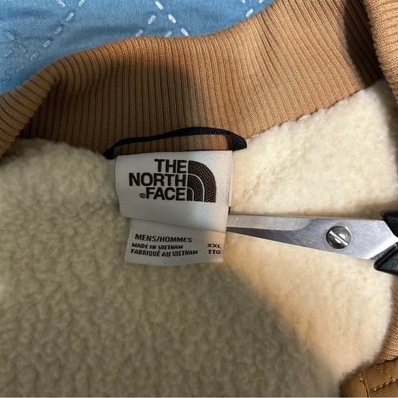 The North Face Men's Tan Quilted Vest - Picture 3 of 6